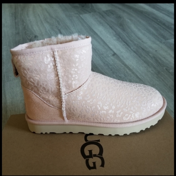 UGG Classic Mini Snow Leopard Suede Boot - Picture 10 of 10